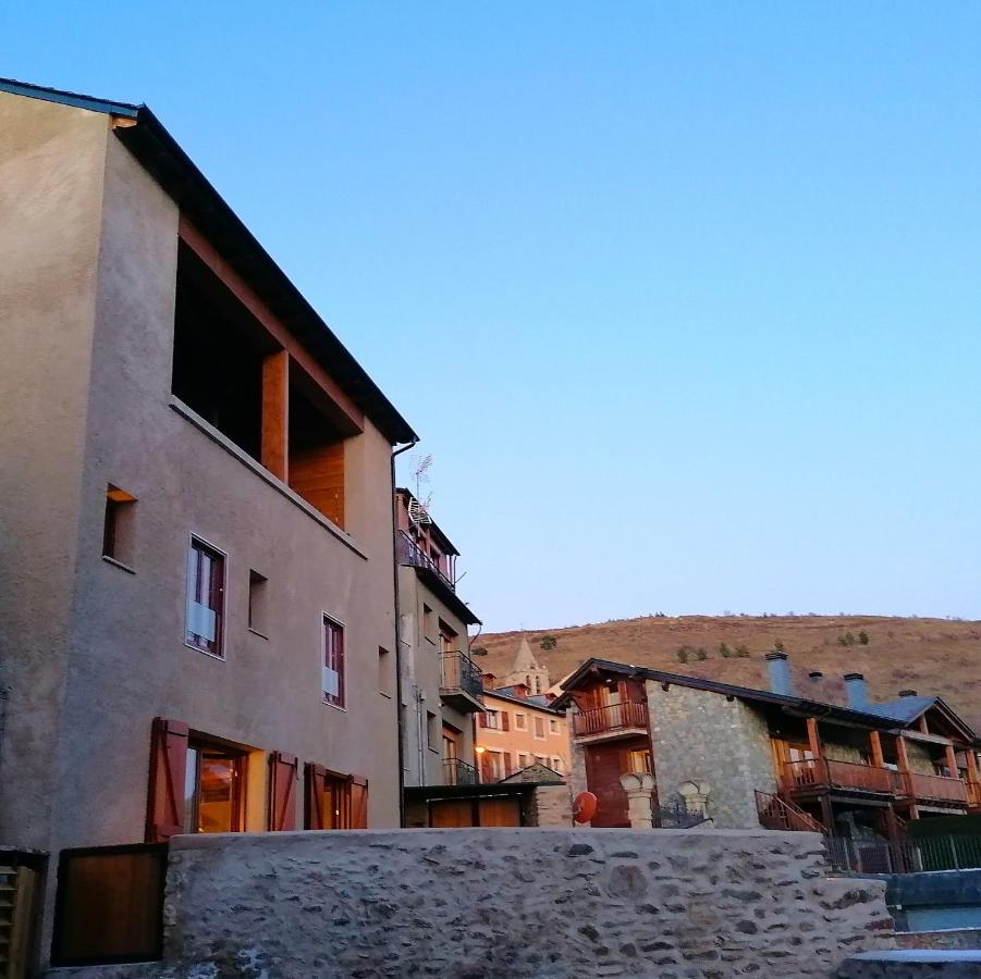 Apartament "El Castell" Casa Rural Cal Rialla リヴィア エクステリア 写真